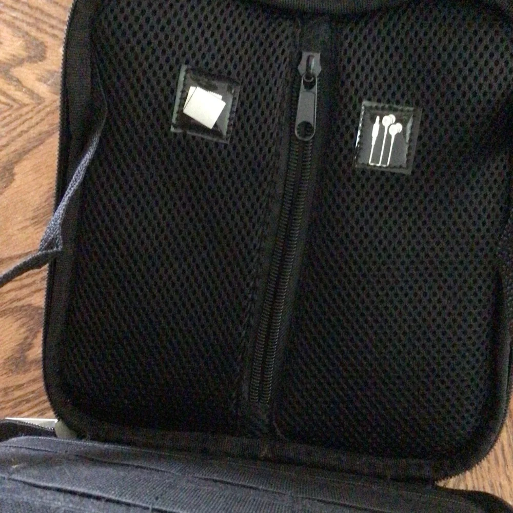 Nintendo handheld game carrying case